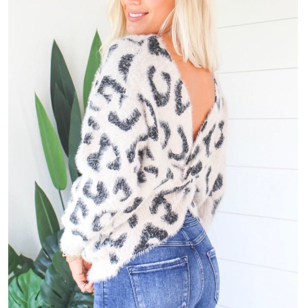 Leopard/Cheetah Print Thick Pullover Cotton Knot Back Crew Neck Knit Swe…